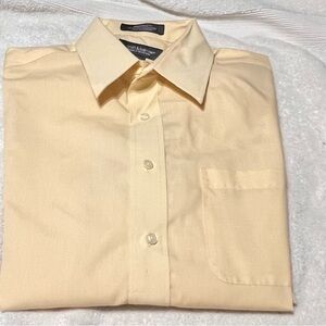 Croft & Barrow Men's Light Yellow Dress Shirt